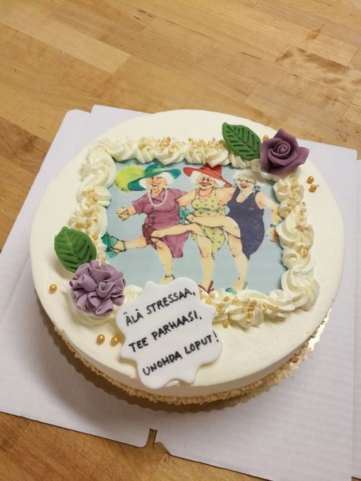 Cheesecake with decorations